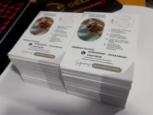 Volantes 1/4 de carta de 10,5×13,5 cm impresos a todo color en ambas caras con entrega gratuita en Bogotá.